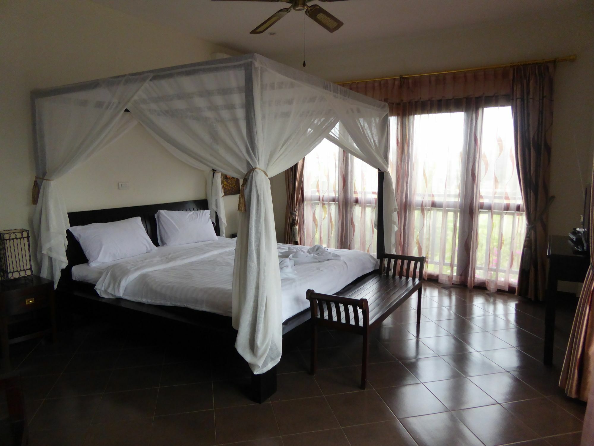 Tropicana Beach Villa At Vip Resort Ban Phe Exteriör bild