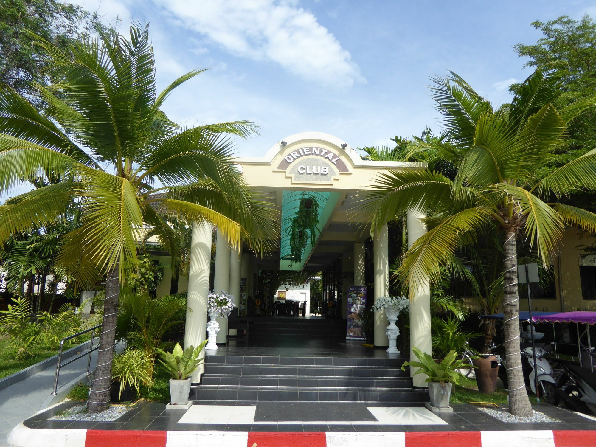 Tropicana Beach Villa At Vip Resort Ban Phe Exteriör bild