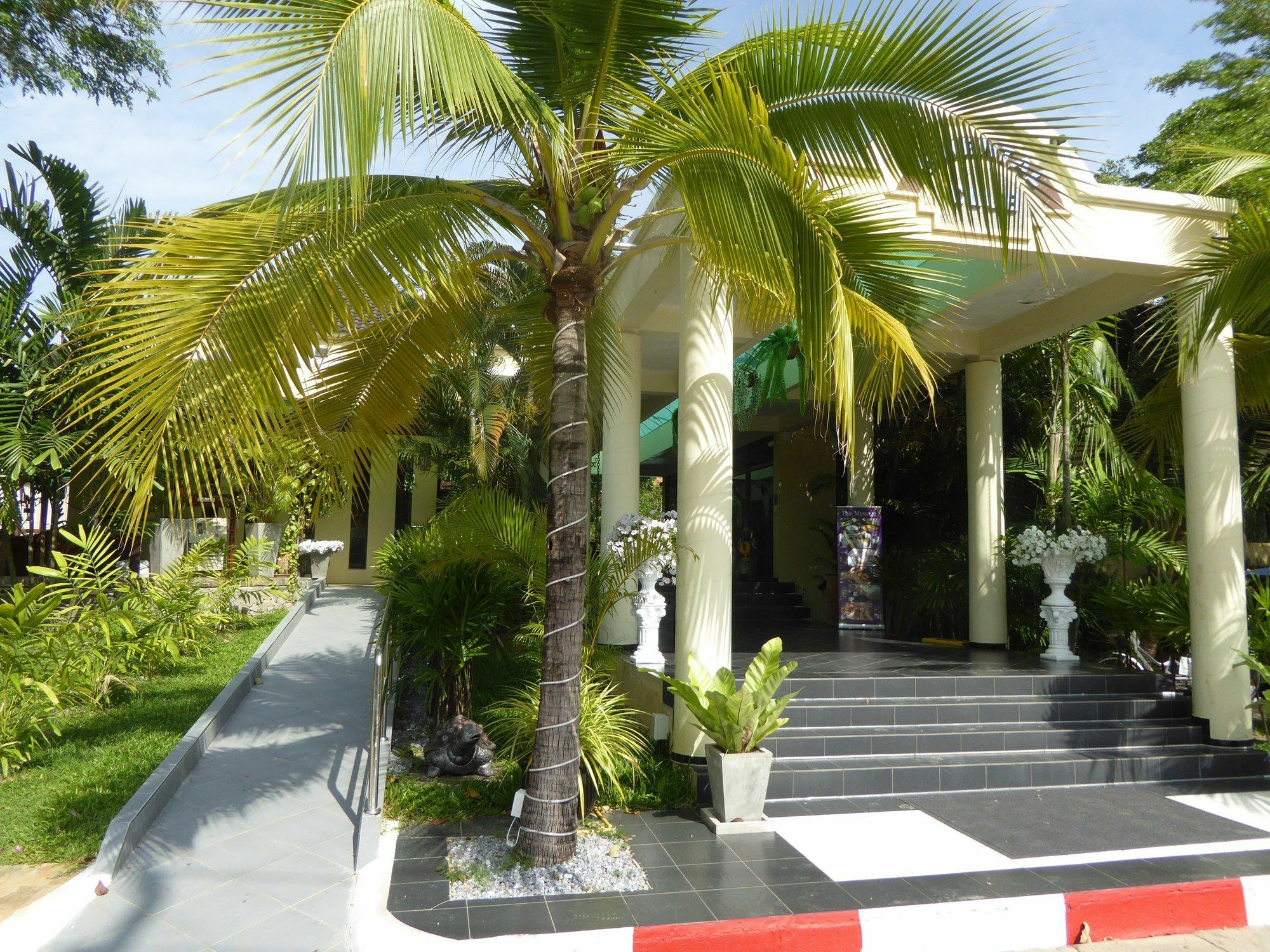 Tropicana Beach Villa At Vip Resort Ban Phe Exteriör bild