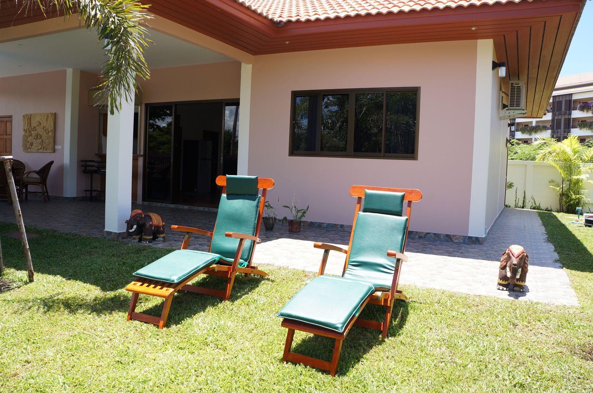Tropicana Beach Villa At Vip Resort Ban Phe Exteriör bild