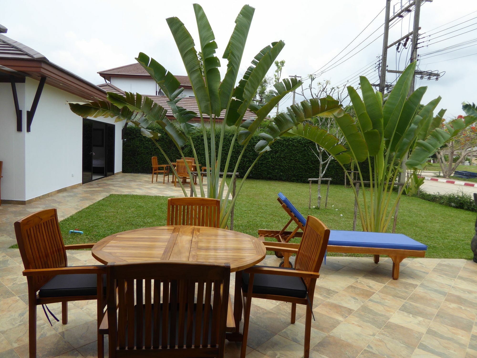 Tropicana Beach Villa At Vip Resort Ban Phe Exteriör bild
