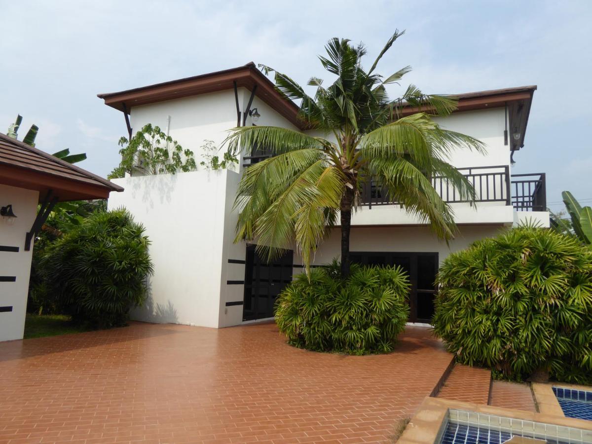 Tropicana Beach Villa At Vip Resort Ban Phe Exteriör bild